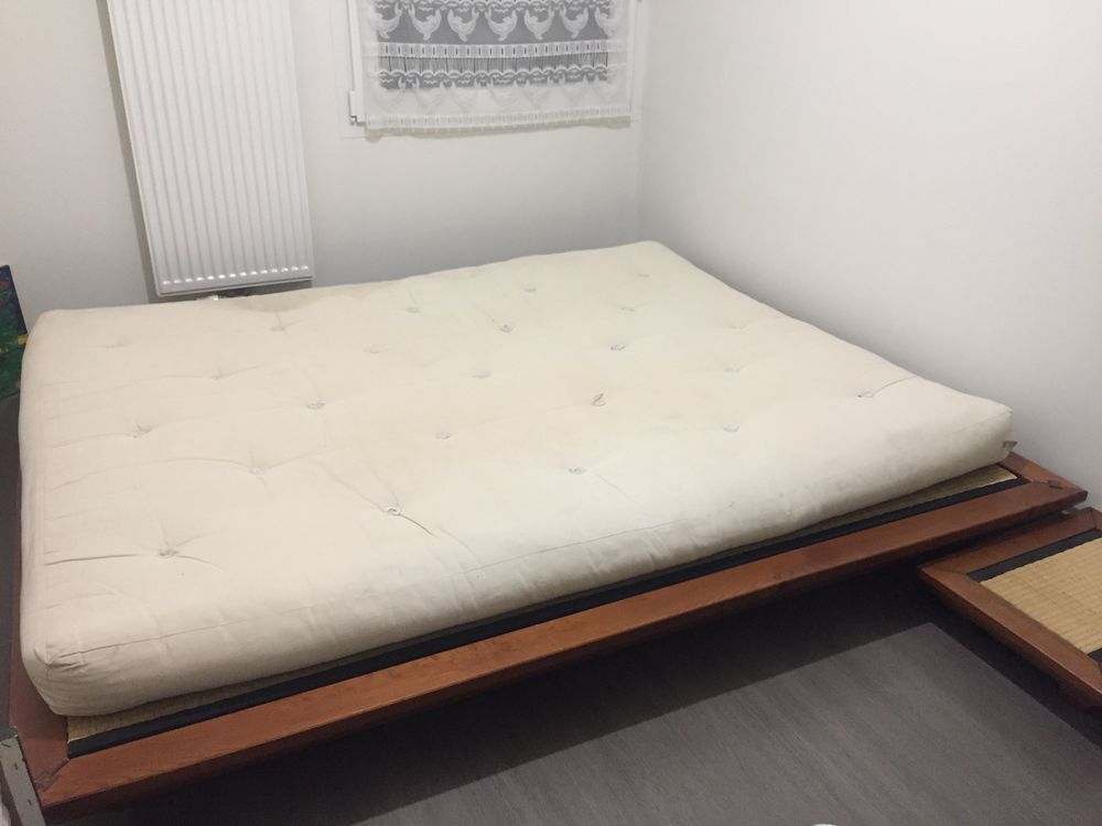 Lit FUTON BOIS MASSIF + Table de nuit + Tatamis
Meubles