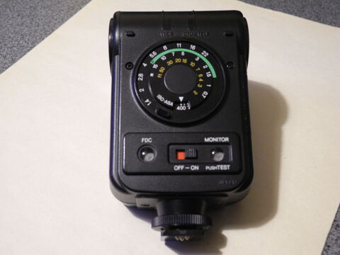 Flash MINOLTA  auto  132 PX 10 �pinay-sur-Seine (93)