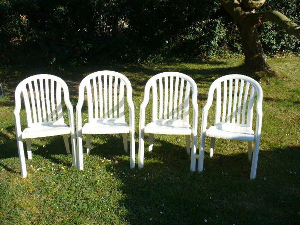 Ensemble 4 fauteuils "Grosfillex" type Miami Jardin