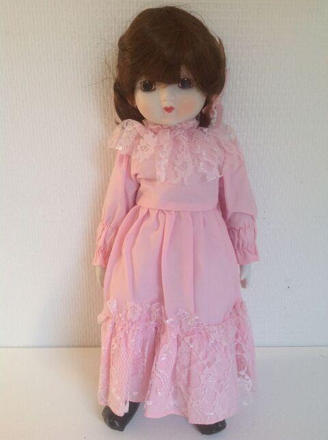 POUP�E ROBE ROSE T�TE MAINS & PIEDS EN PORCELAINE Envoi Poss 29 Tr�gunc (29)