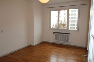  Appartement à louer 3 pièces 80 m²