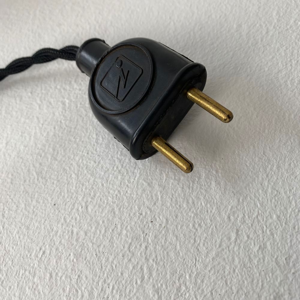 ANCIENNE LAMPE APPLIQUE INDUSTRIELLE 3 BRAS 
D�coration