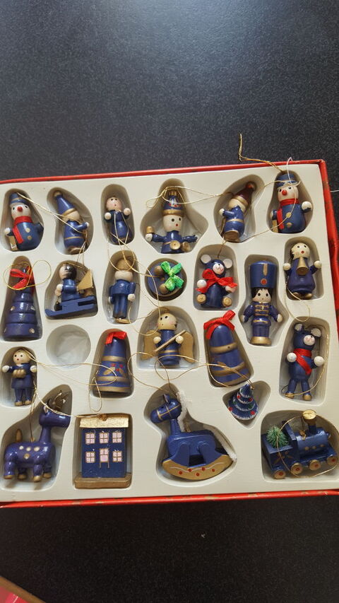 Sujets de noël  bois 4 Sète (34)