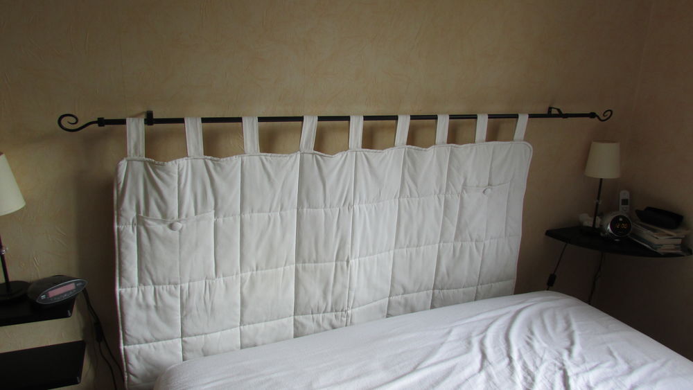 T&ecirc;te de lit et barre fer forg&eacute; Décoration