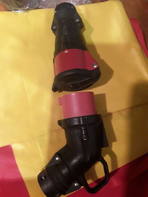 DUO FICHE LEGRAND 52154 PRISE LEGRAND 52294 80 Serres-Castet (64)