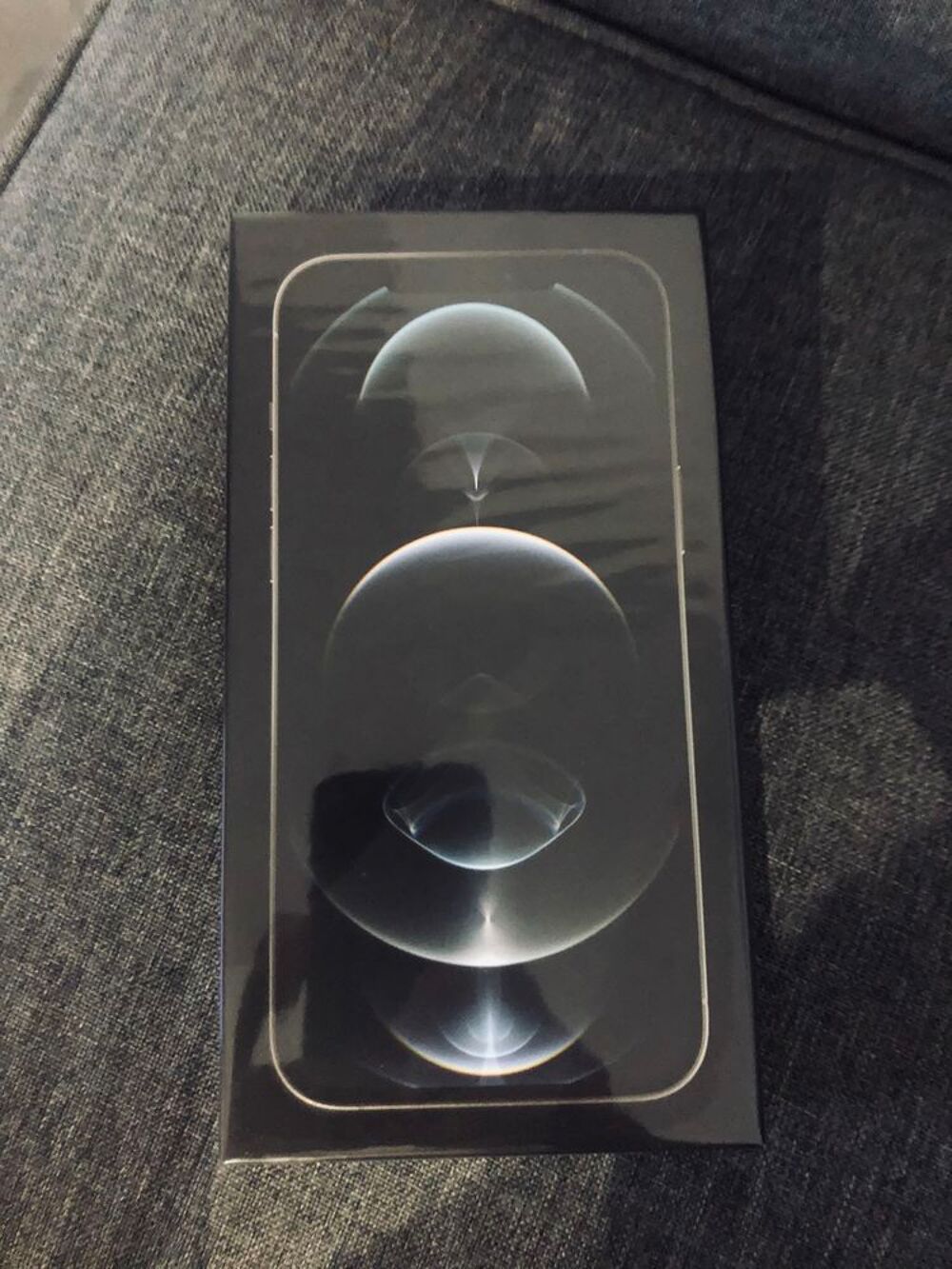Iphone 12 pro Max 256GB neuf Téléphones et tablettes