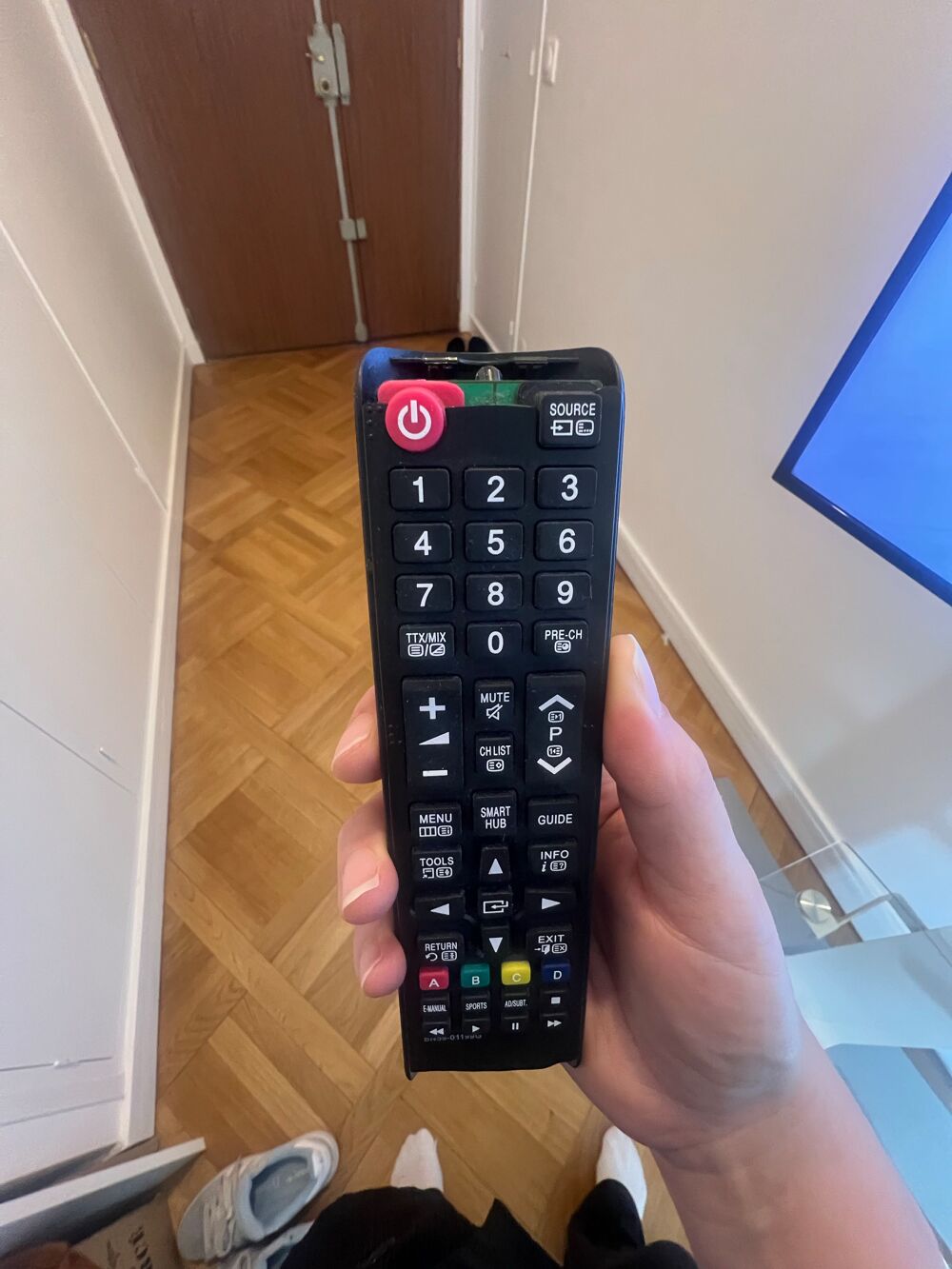 &agrave; vendre - t&eacute;l&eacute;viseur Samsung incurv&eacute; avec meuble TV Erard blanc sur roulettes Photos/Video/TV
