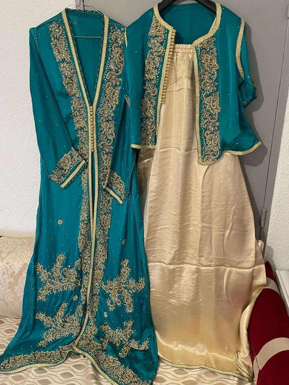 Ensemble 3 pi&egrave;ces haute couture / tissu Sarrir / taille XL Vêtements