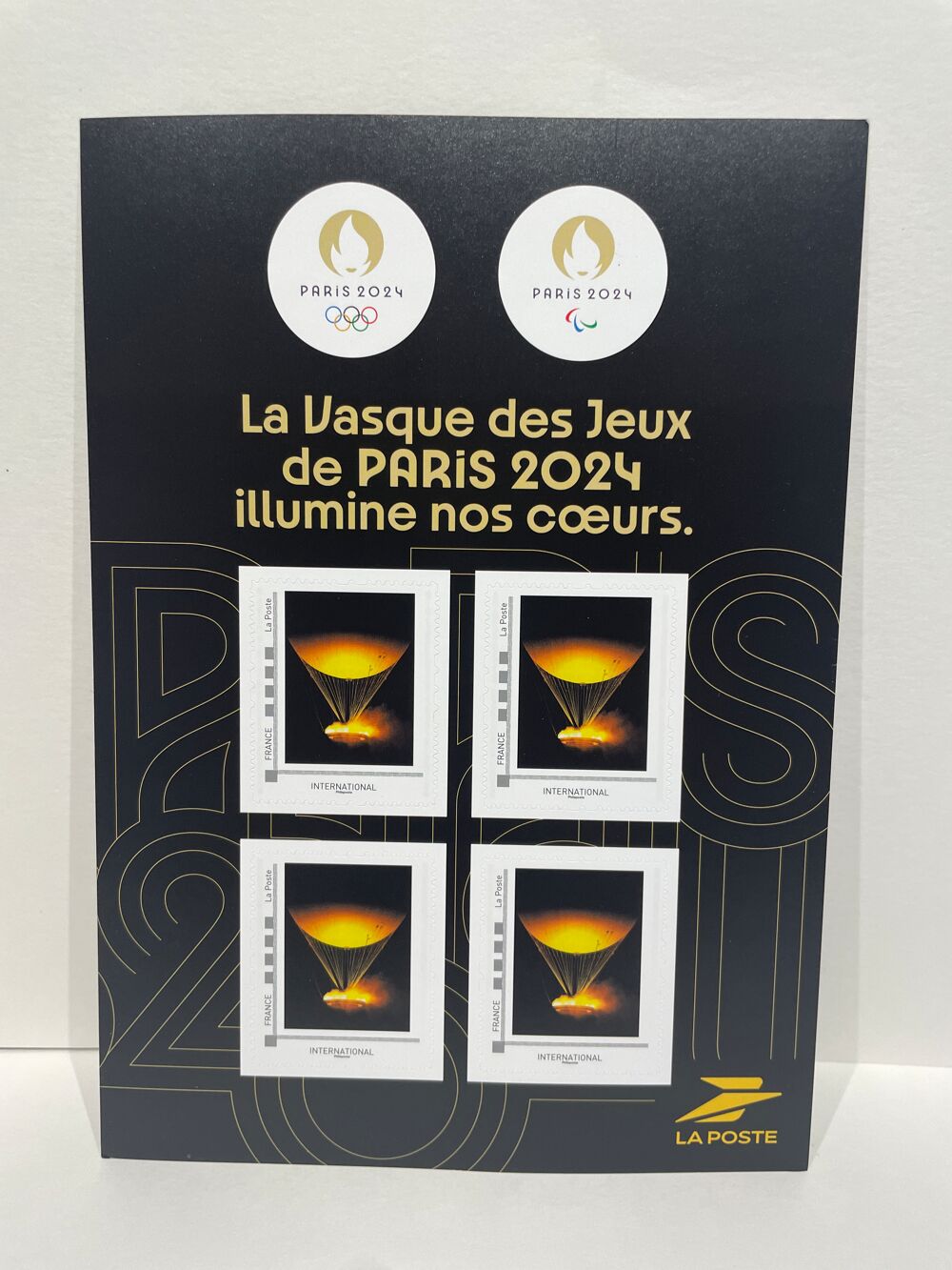 4 timbres -Vasque des Jeux de PARIS 2024 illumine nos coeurs 
