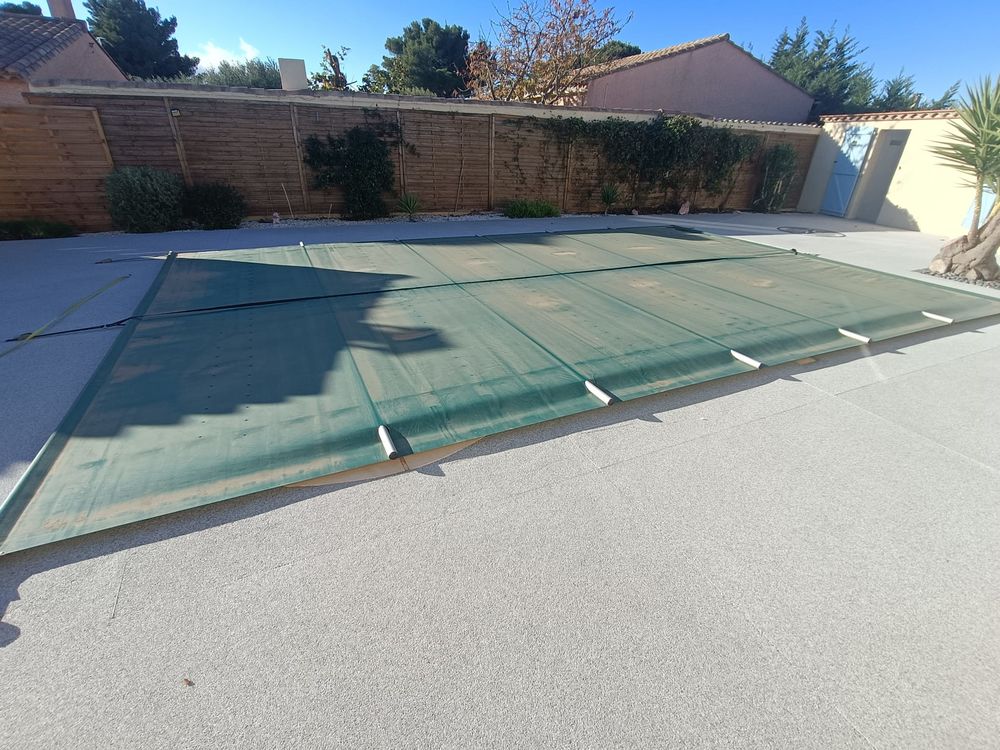 Bache s&eacute;curis&eacute;e piscine 4x7 m Jardin