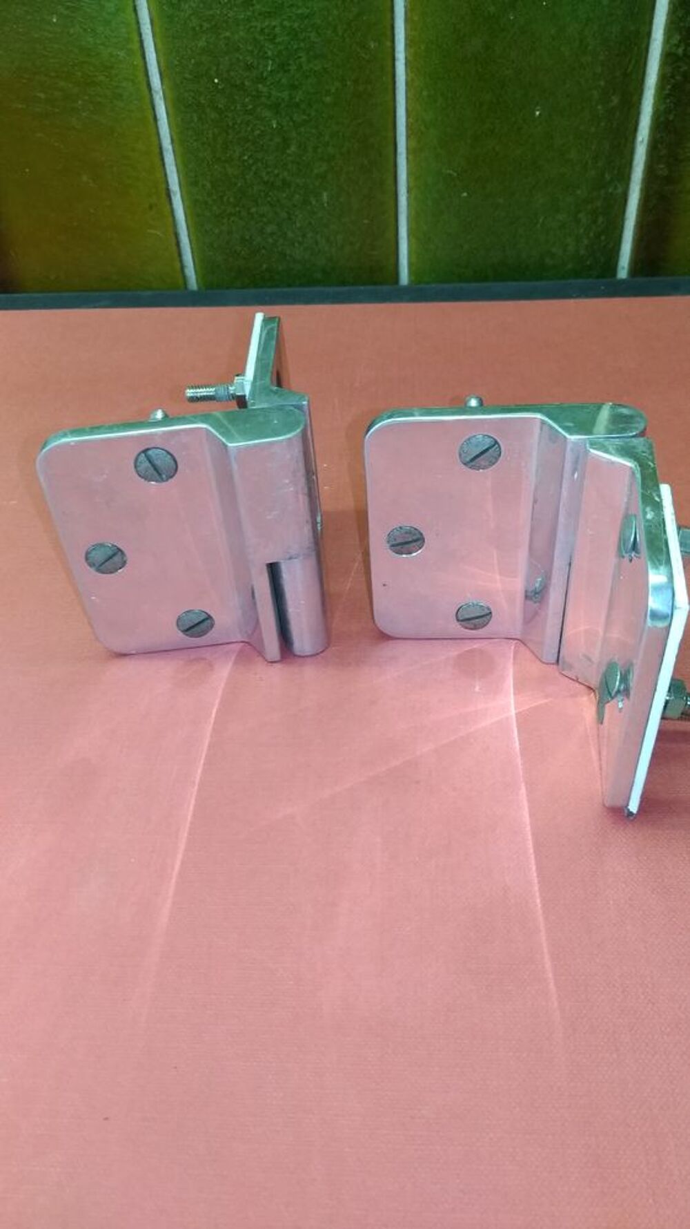 Charni&egrave;res pour meubles Bricolage