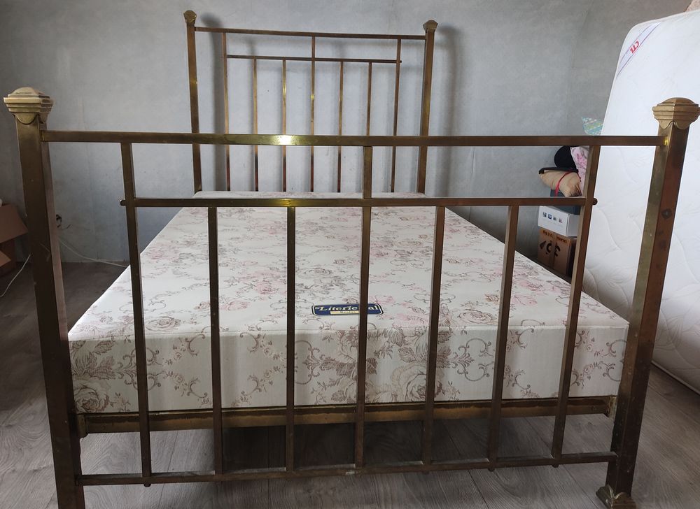 Lit en laiton XIX siecle en 120 Meubles