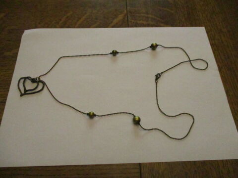 collier avec petites boules  fixes et 2 coeurs longueur 75  0 M�rignies (59)