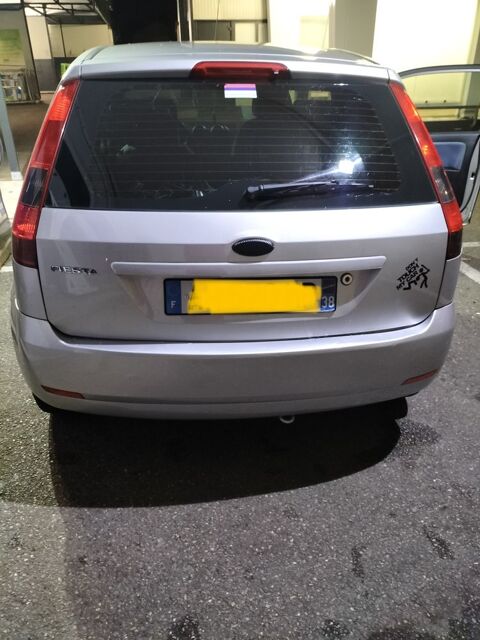 Ford Fiesta 1.3i Ambiente 2005 occasion Oullins 69600