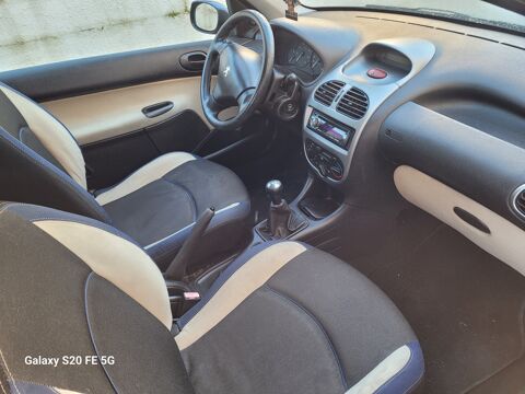 Peugeot 206 1.1i Pop Art 2005 occasion Lapeyrouse-Mornay 26210