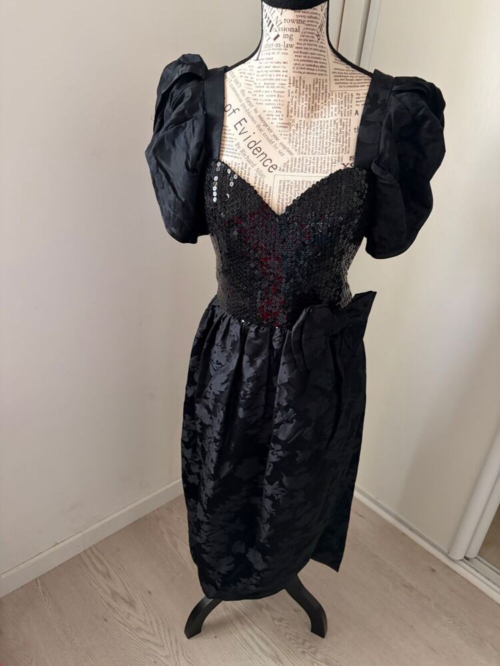 Robe de cocktail vintage 80s CSandra Paris ? Noir sequins Vêtements