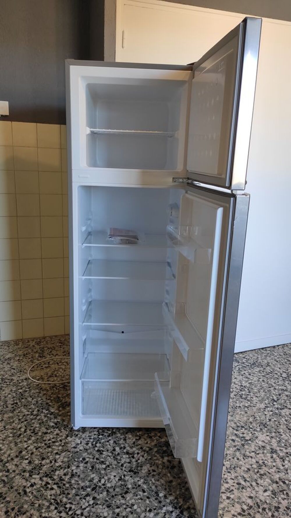 R&eacute;frig&eacute;rateur combin&eacute; Far Electrom�nager