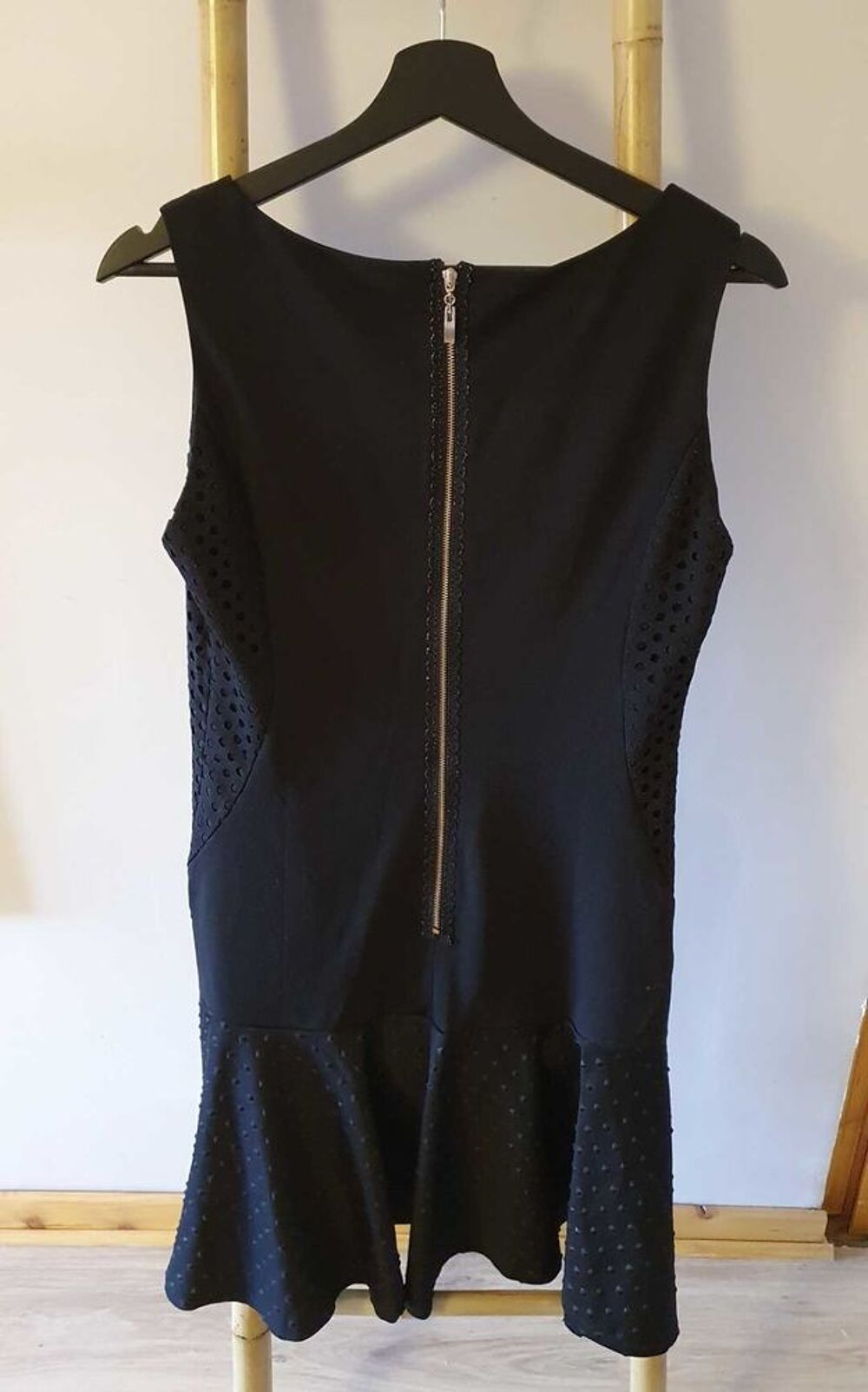 Robe noire fermeture &eacute;clair S/M Vêtements