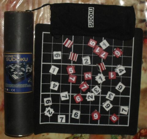 Jeu de soci�t� Sudoku magn�tique pr�sent� en tube cartonn�. 20 Montreuil (93)