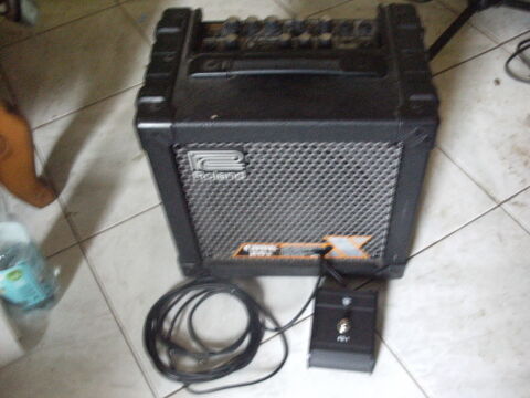 AMPLI GUITARE ROLAND CUBE 20X + PEDALE 80 Faye-d'Anjou (49)