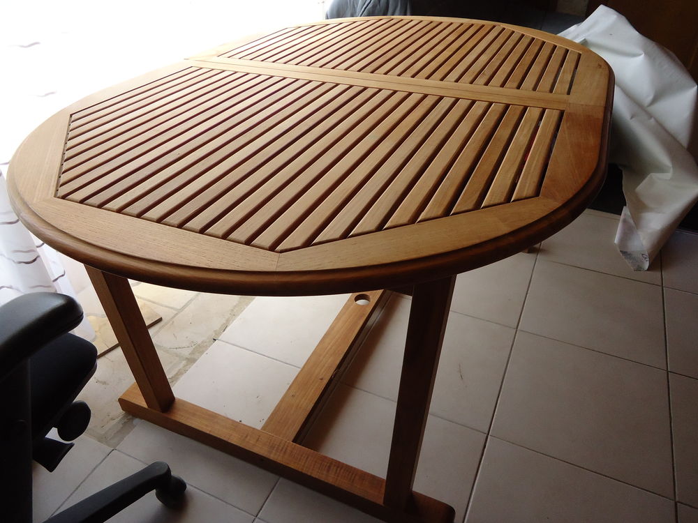 TABLE OVALE NEUF DE GRANDE QUALITE NEUF DE CAMPING BOIS Meubles