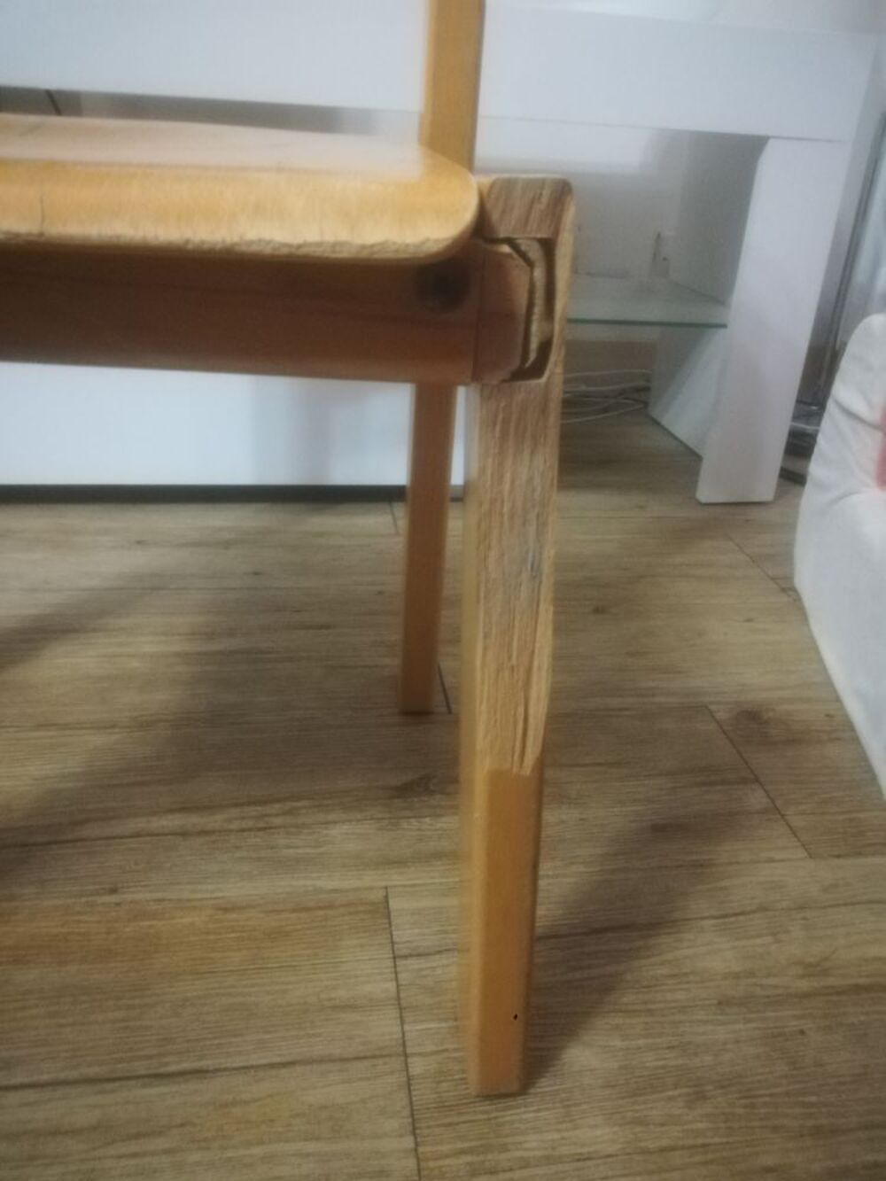 Petite chaise d'&eacute;colier, d'enfant en bois clair/ A r&eacute;nover Mobilier enfants