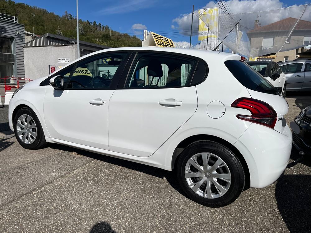 208 1.2 VTI / 82CV 2016 occasion 42700 Firminy