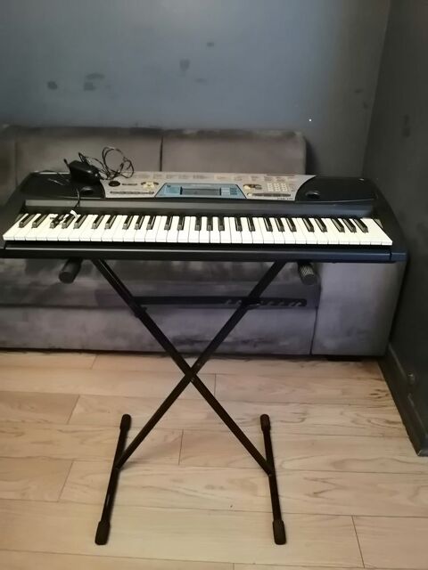 Synthétiseur avec pied Yamaha Vélizy-Villacoublay (78)