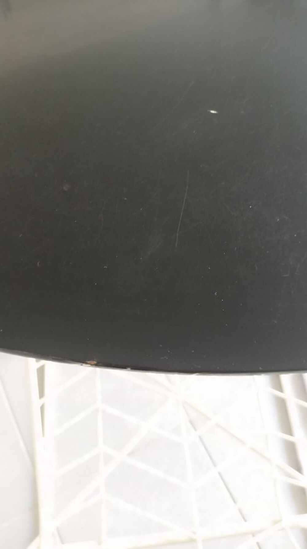Table ronde pied tulipe diam&egrave;tre 1m10 Meubles
