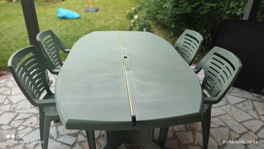 ENSEMBLE TABLE ET 4 CHAISES JARDINS DISPONIBLE Jardin