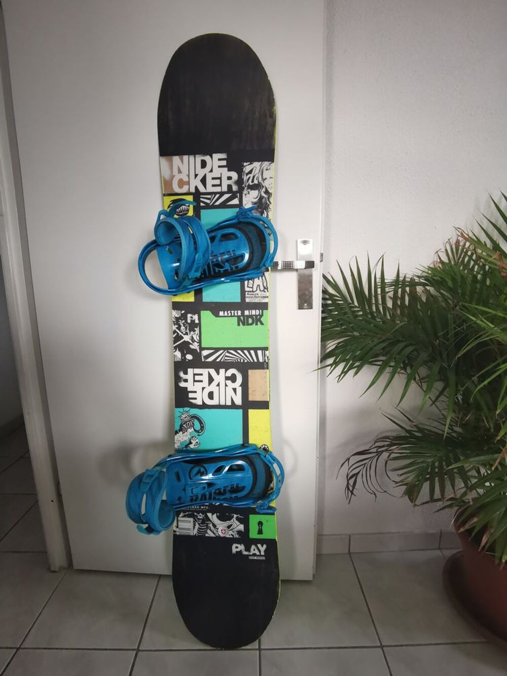 Snowboard Nidecker en parfait &eacute;tat Sports