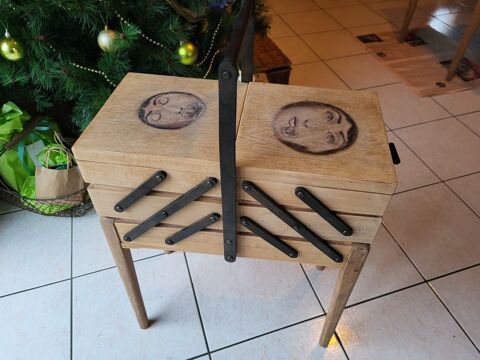 Travailleuse � couture 80 Saint-Mesmin (85)