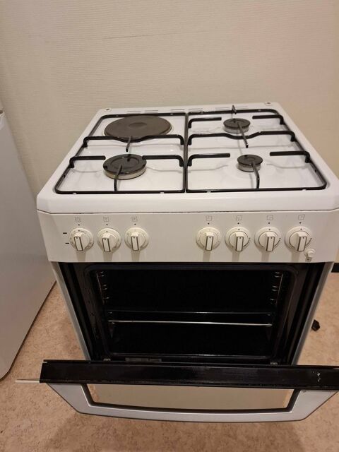 cuisini�re �lectrique et gaz 45 Laval (53)