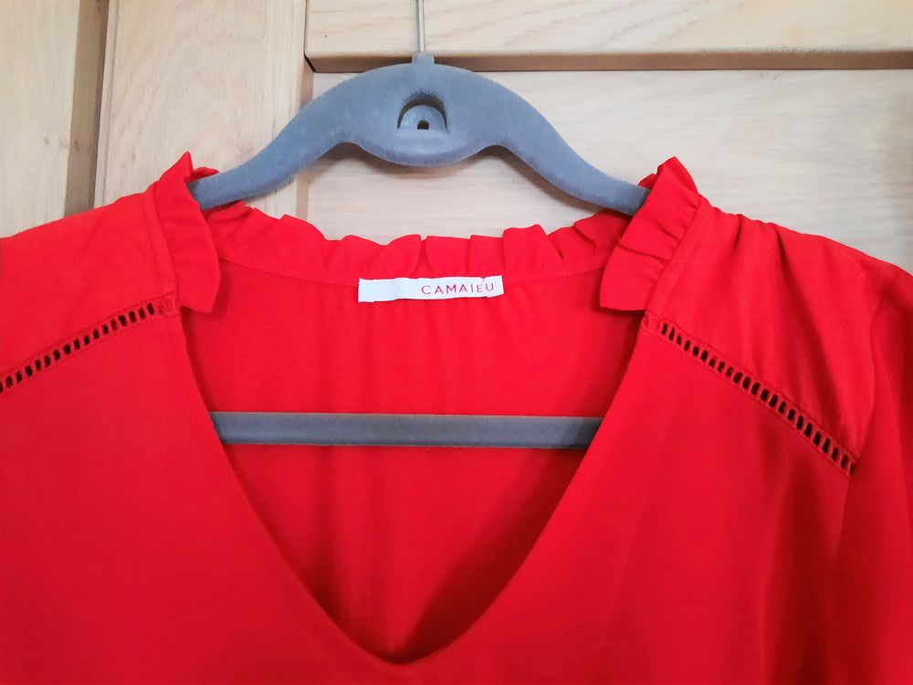 pantacourt estival ray&eacute; + le haut rouge assorti T 38 - 40 Vêtements