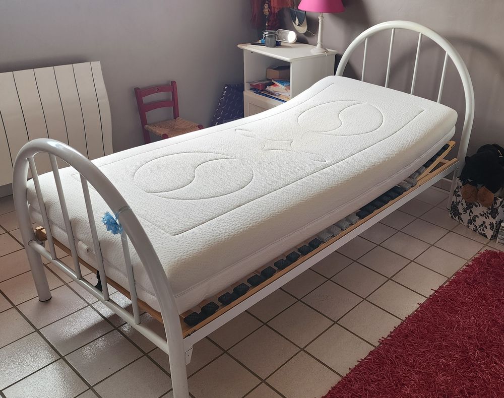 Lit - Sommier relevable - matelas 79 kg m3 Meubles