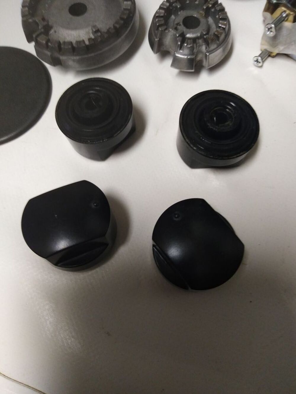 Pi&eacute;ces d&eacute;tach&eacute;es pour plaque gaz WIRLPOOL Bricolage