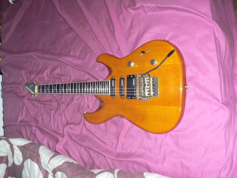 guitare electrique SAMICK SR 660 YN (coree) 92 Instruments de musique