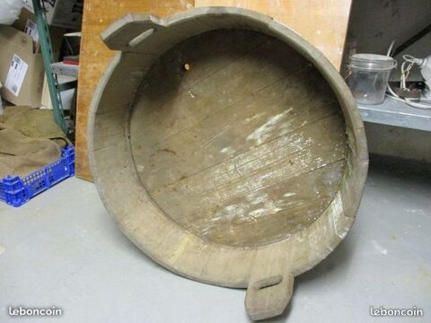 jatte ou menette en bois ou on faisait le beurre vintage
0 M�rignies (59)