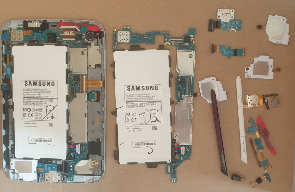 Lot tablettes pour pi&egrave;ces 9 Téléphones et tablettes