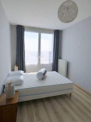 Appartement à louer 2 pièces 45 m²