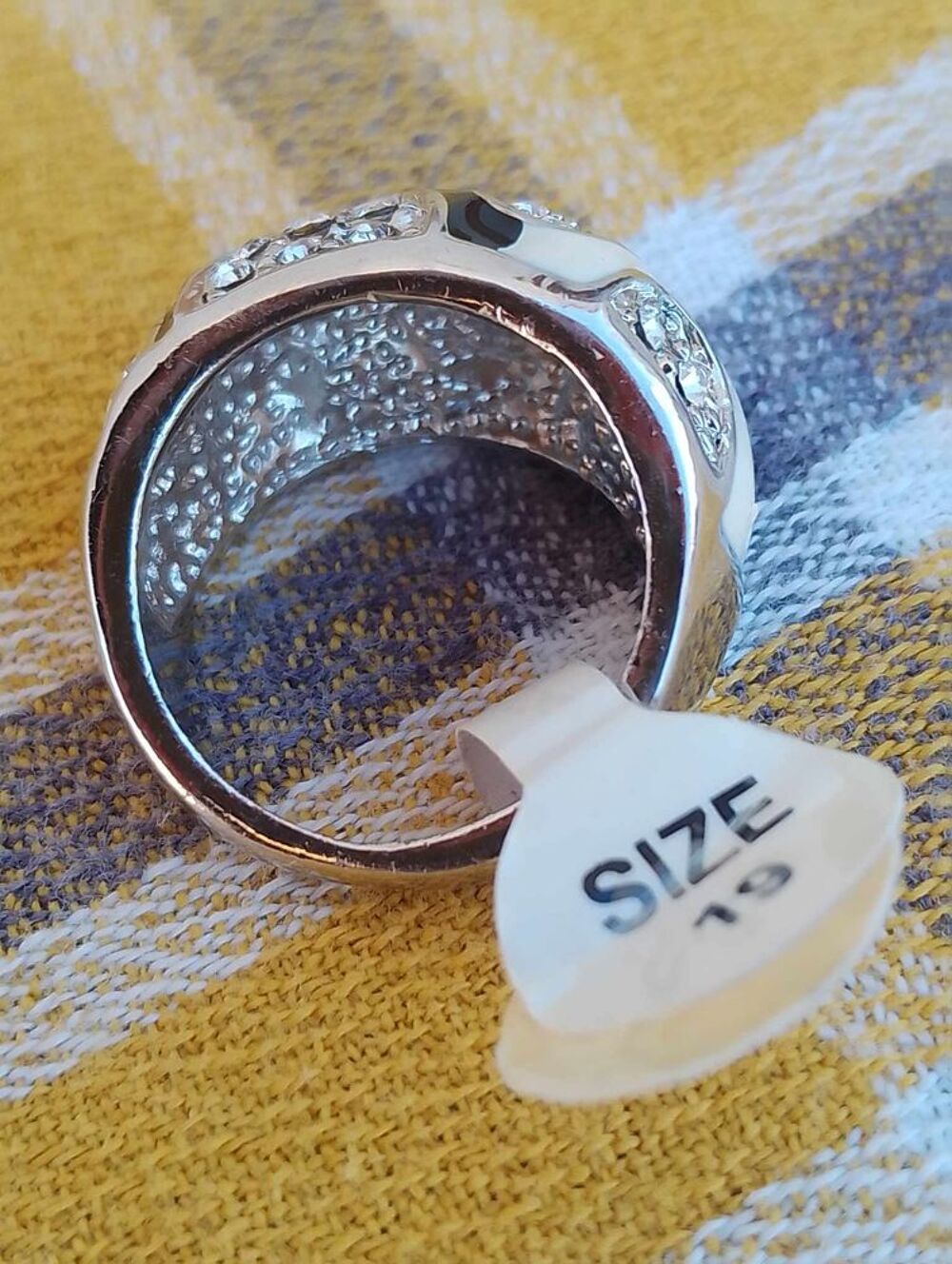 Bague Boule Fantaisie Emaill&eacute;e avec Strass en Taille Size 19 Bijoux et montres