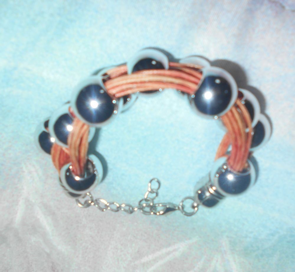 bracelet F de 3 rangs (liens saumon/grosses perles argent&eacute;es Bijoux et montres