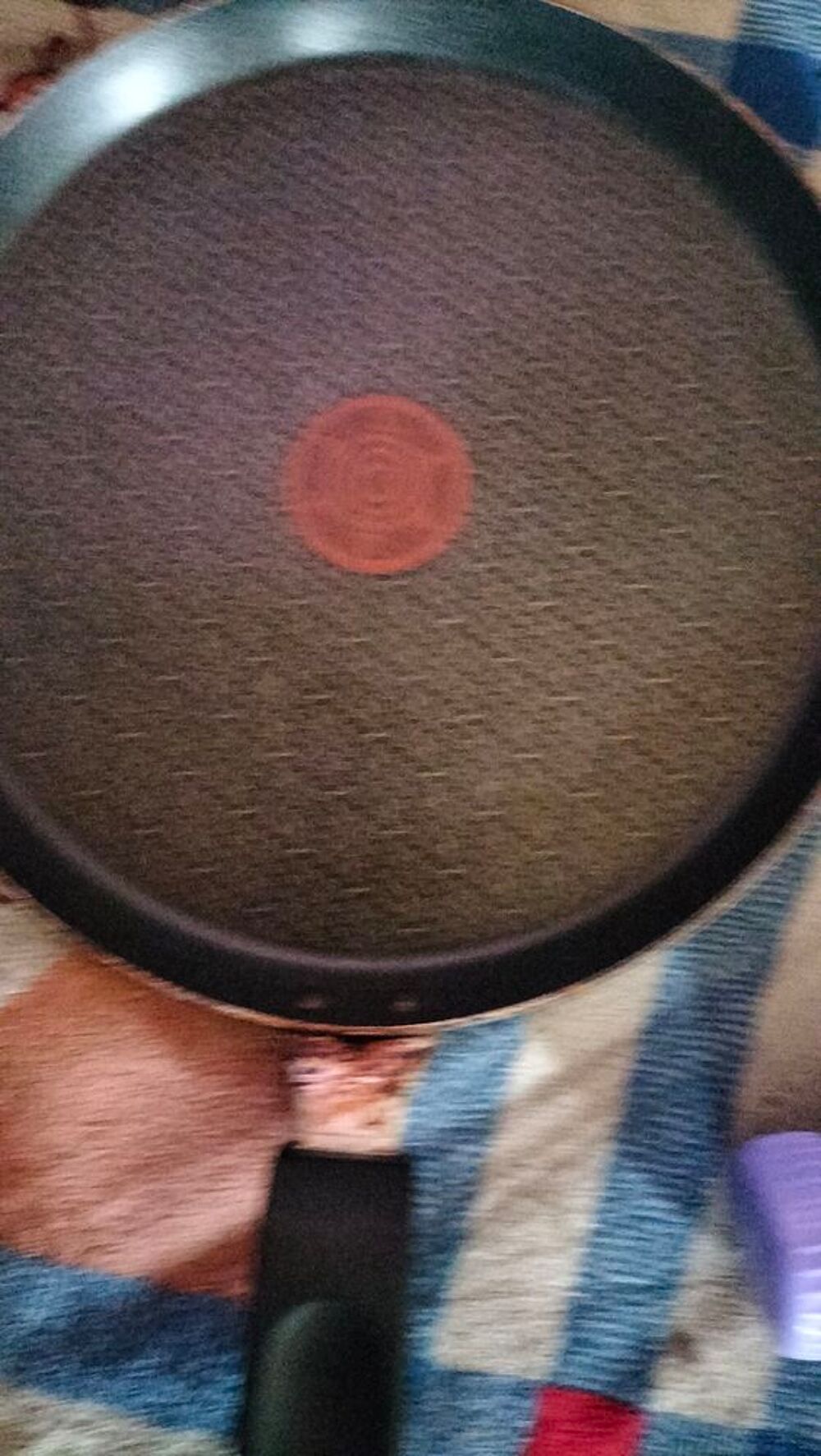 Cr&ecirc;pi&egrave;re Tefal diam 26 cm tr&egrave;s bon &eacute;tat Electroménager