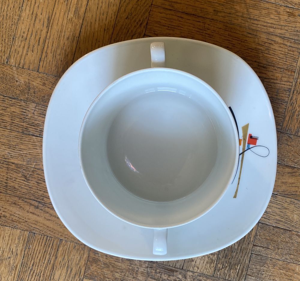 Tasse &agrave; anses Limoges Georges Boyer mod&egrave;le script vers 1960 Cuisine