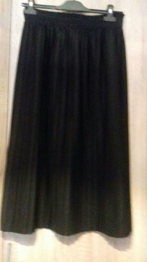 jupe plisse noire de 10  15 euros suivant modle 15 Craponne (69)