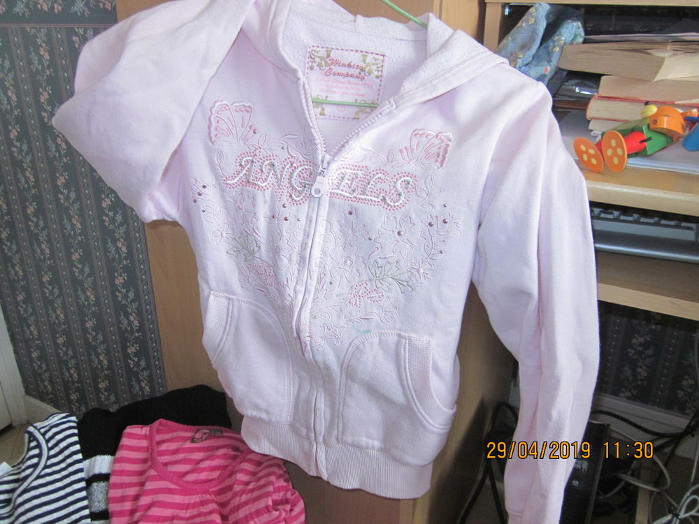 lot de diff&eacute;rents v&ecirc;tements fille 12 ans Vêtements enfants