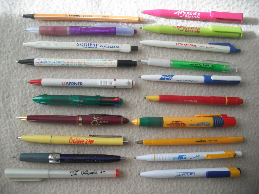 lot de 41 stylos publicitaires 