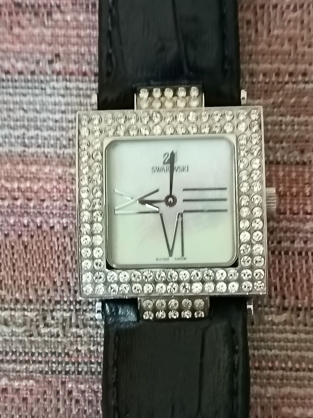 montre femme Swarovski &agrave; quarz. Bijoux et montres