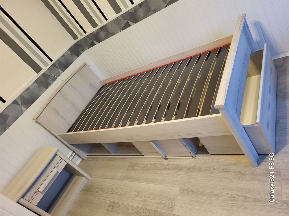 Chambre enfant grise blanchi Meubles