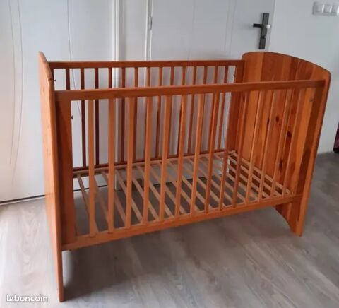 Lit bébé en bois 30 Pont-à-Mousson (54)
